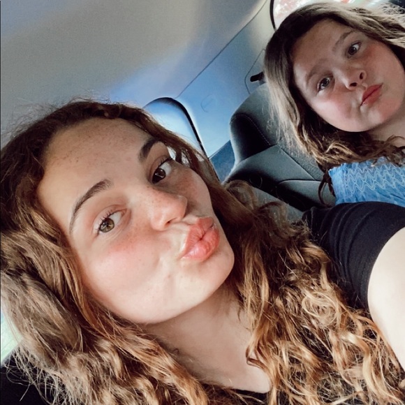 Meet your Posher, Meredith - Picture 2 of 2